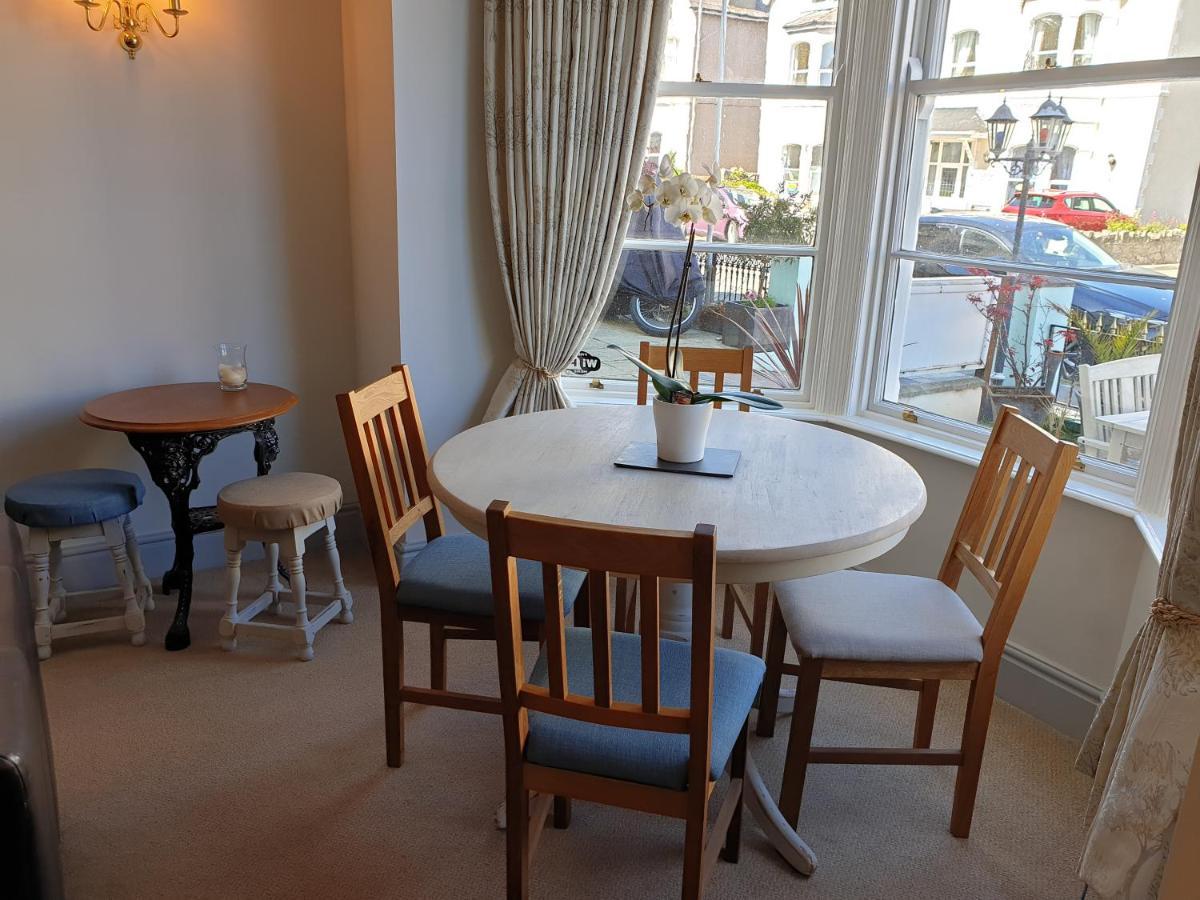 Glascoed Guest House لاندودنو المظهر الخارجي الصورة
