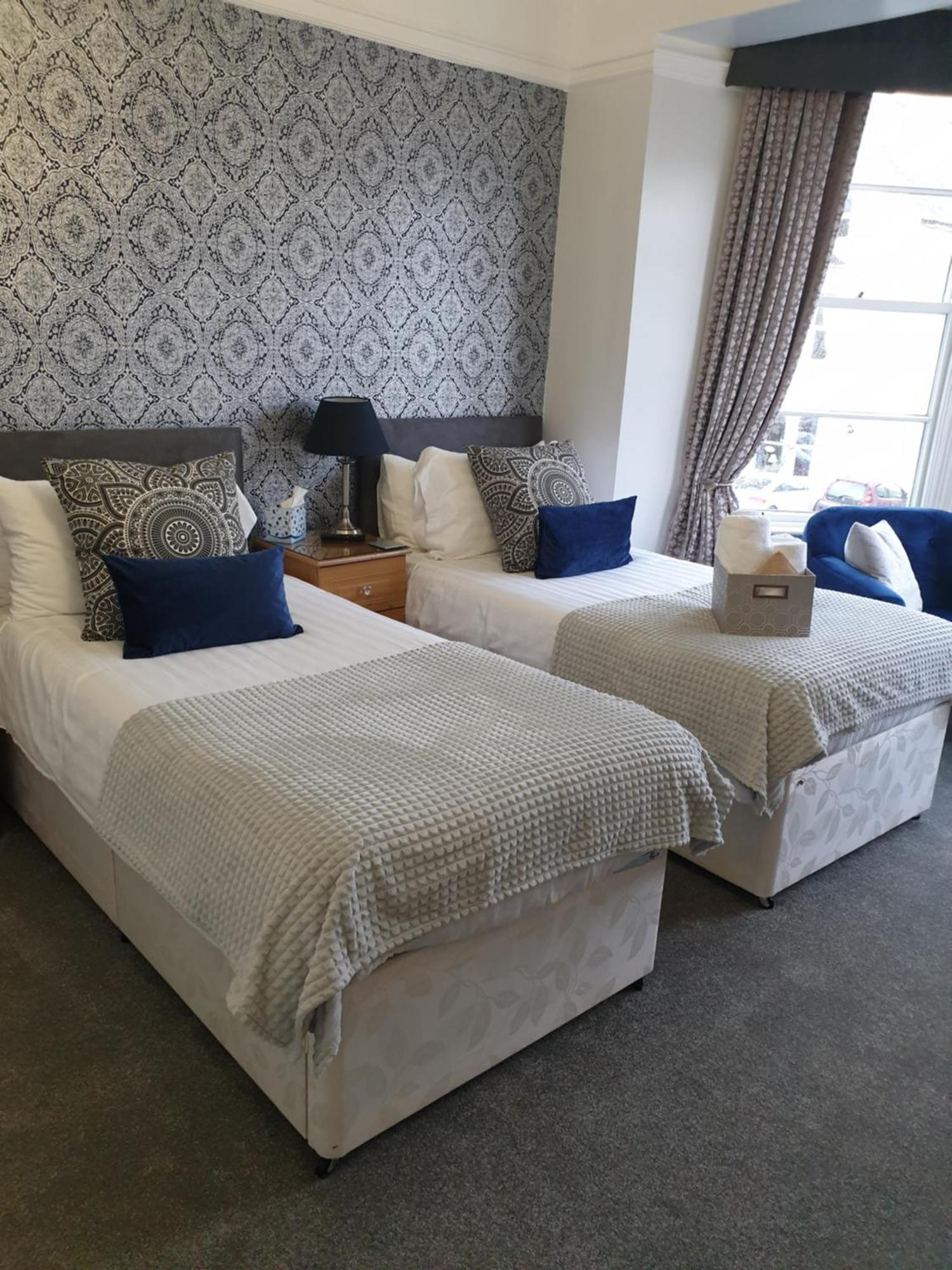 Glascoed Guest House لاندودنو الغرفة الصورة