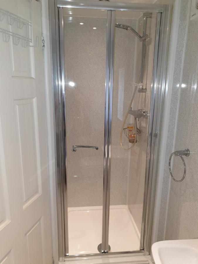 Glascoed Guest House لاندودنو الغرفة الصورة